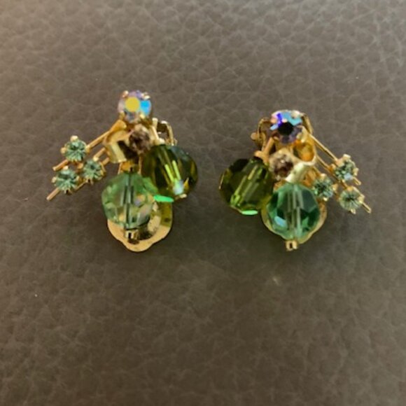 Jewelry - Vintage Beaded and Rhinestone Clip On Earrings 1960